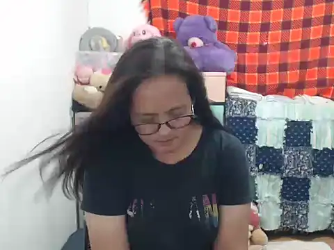 Snapshot of Kinkybela2025 chatting on 11-15-25, 02:20 Kinkybela2025 online show from 11-15-25, 02:20