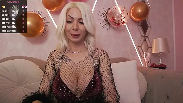 Snapshot of RubyDivine chatting on 05-10-26, 02:50 RubyDivine online show from 05-10-26, 02:50