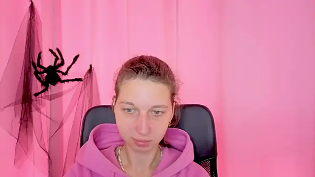 CuteEllii online show from 11-13-25, 11:09