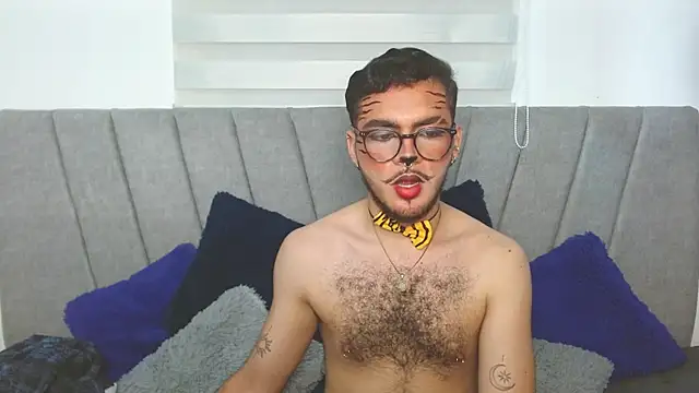 Zac Golden online show from 10-27-25, 02:15