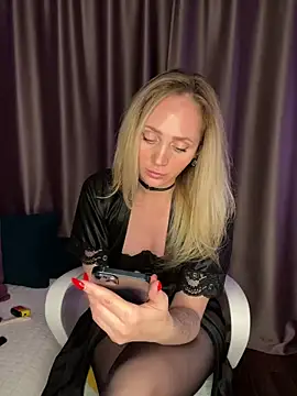 Drink me all up online show from 11-27-25, 10:01