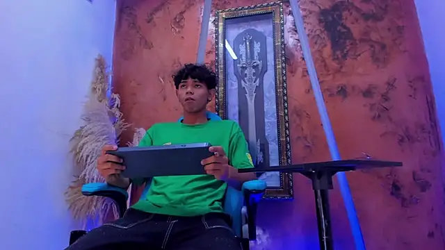 Sex Boy 33  online show from 10-30-25, 04:47