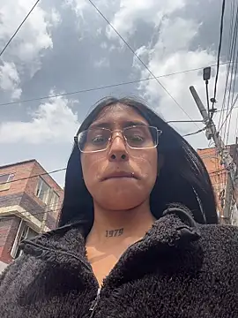 Violeet-Smith online show from 12-18-25, 04:35