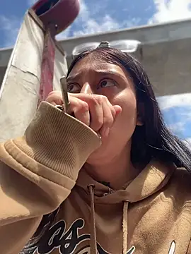 Violeet-Smith online show from 04-24-26, 06:21