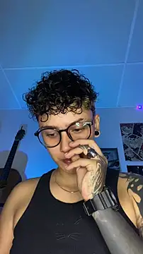 Snapshot of Abby_Evanns1 chatting on 10-22-25, 11:37 Abby Evanns1 online show from 10-22-25, 11:37