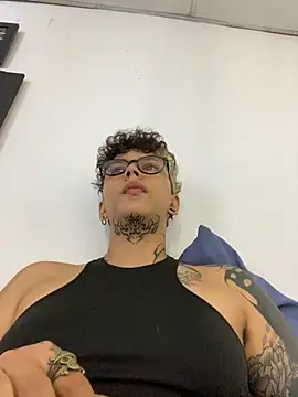 Snapshot of Abby_Evanns1 chatting on 11-15-25, 03:52 Abby Evanns1 online show from 11-15-25, 03:52