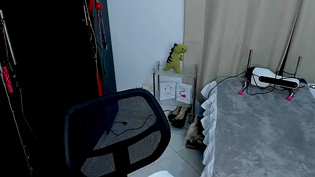 Emilyvalk  online show from 03-02-26, 11:11