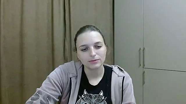 ElisSky301 online show from 10-22-25, 09:47