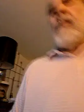 Snapshot of pena633 chatting on 05-21-26, 12:17 pena633 online show from 05-21-26, 12:17