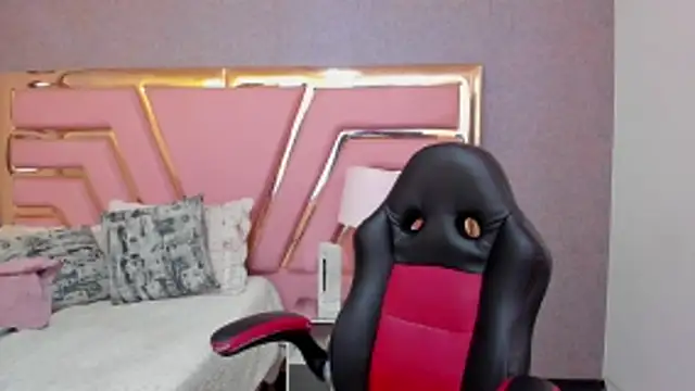 Britanny-Jhonsons online show from 12-20-25, 01:45