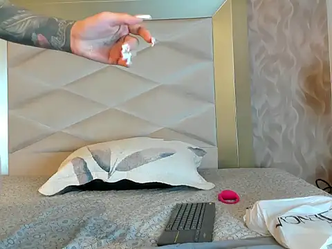 HaryBlair online show from 12-22-25, 02:03