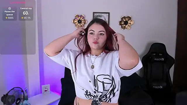 Snapshot of Zoe_love14 chatting on 10-30-25, 12:06 Zoe love14 online show from 10-30-25, 12:06