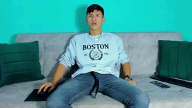 Nicolas Torres  online show from 10-23-25, 08:24