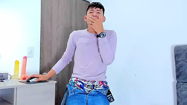 Nicolas Torres  online show from 11-10-25, 07:40