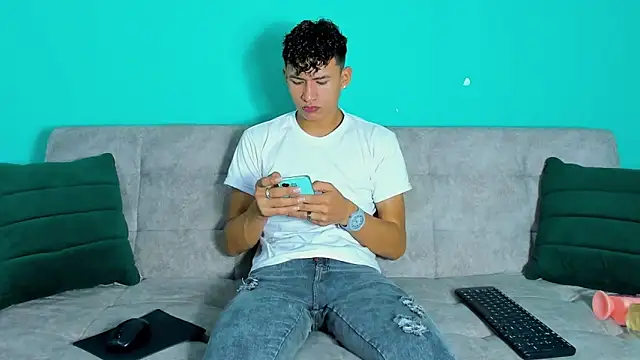 Nicolas Torres  online show from 11-22-25, 02:21