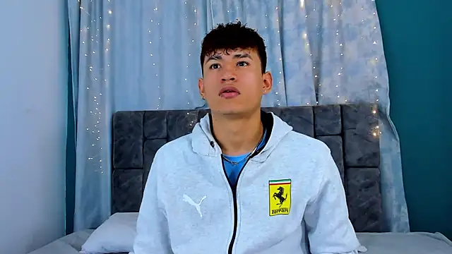 Nicolas Torres  online show from 12-14-25, 03:56