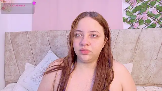 Snapshot of Karina_Wong chatting on 11-12-25, 07:46 Karina Wong online show from 11-12-25, 07:46