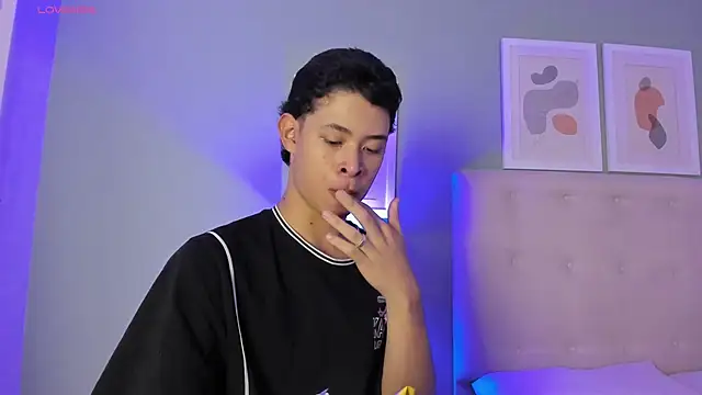 ApoloRicci online show from 03-02-26, 07:43