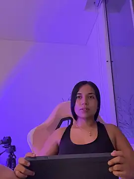 aly nicols online show from 12-20-25, 06:20