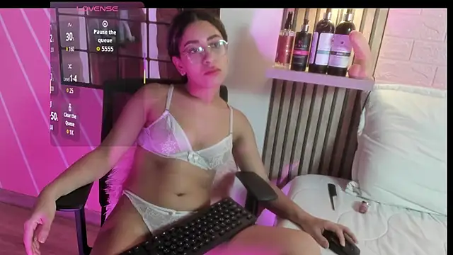 medussa sexi online show from 02-12-26, 01:33