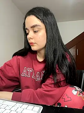 Snapshot of Selena_Roa chatting on 11-02-25, 12:35 Selena Roa online show from 11-02-25, 12:35