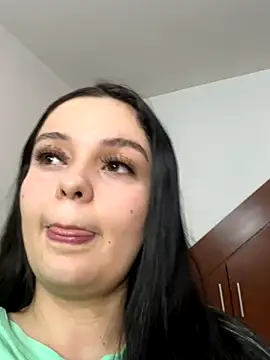 Snapshot of Selena_Roa chatting on 11-04-25, 12:32 Selena Roa online show from 11-04-25, 12:32