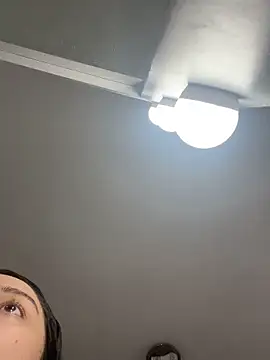 Snapshot of Selena_Roa chatting on 11-08-25, 01:22 Selena Roa online show from 11-08-25, 01:22