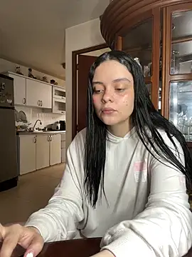 Selena Roa online show from 03-12-26, 06:47