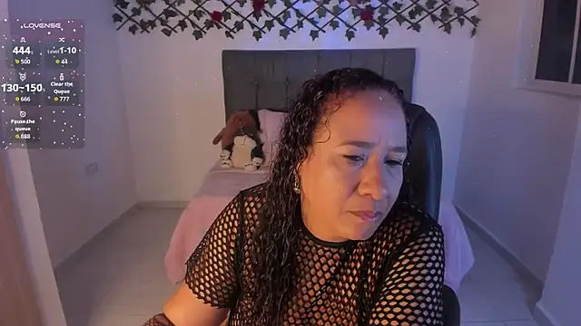 Karly Closson online show from 11-04-25, 03:27