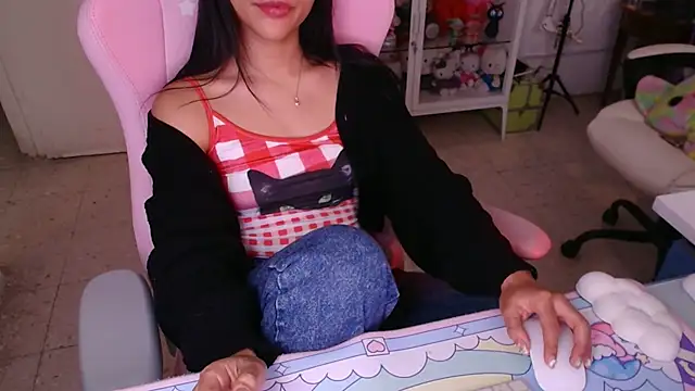 Snapshot of kaithra chatting on 11-26-25, 11:17 kaithra online show from 11-26-25, 11:17