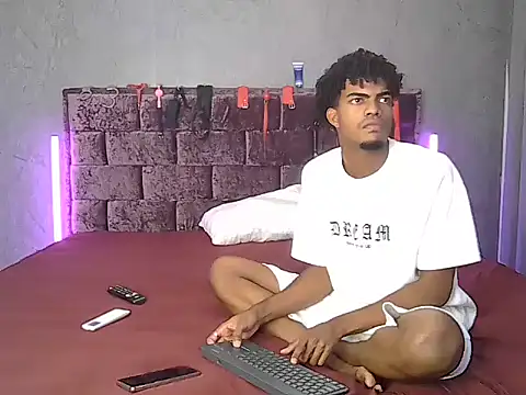 richardd2212 online show from 06-16-26, 12:46