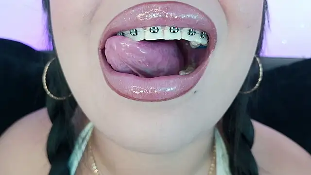mia roux1 online show from 05-19-26, 12:38