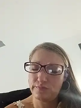 Snapshot of creamylittlecupcake chatting on 10-23-25, 10:03 creamylittlecupcake online show from 10-23-25, 10:03