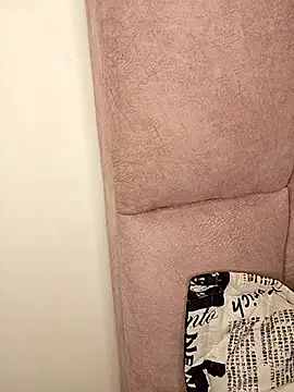 Snapshot of AZ-34666 chatting on 10-24-25, 10:44 AZ-34666 online show from 10-24-25, 10:44