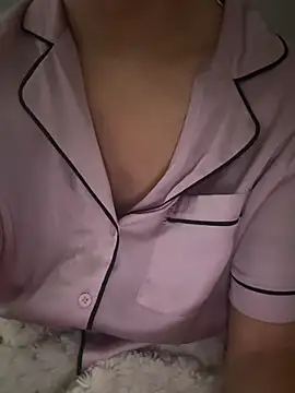 Gia Atkinson online show from 10-23-25, 11:09