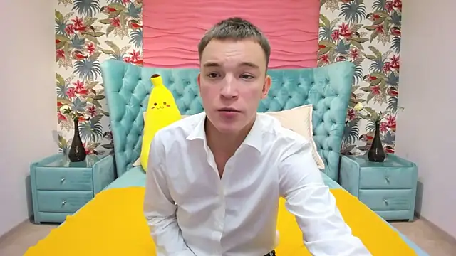 Derek Banville online show from 10-31-25, 01:01