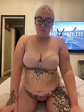 Snapshot of Jenna-LeeXX chatting on 11-09-25, 06:06 Jenna-LeeXX online show from 11-09-25, 06:06