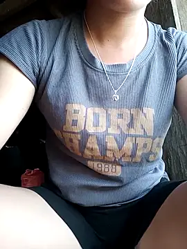 Snapshot of Phantamay chatting on 04-08-26, 04:23 Phantamay online show from 04-08-26, 04:23