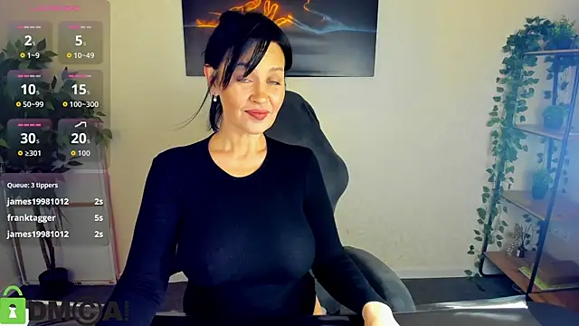 Sara Devills online show from 04-26-26, 09:29