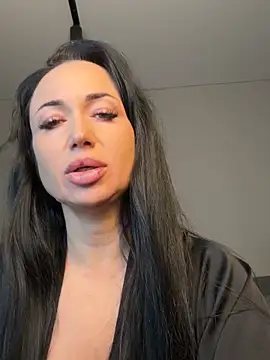 Snapshot of majestic_madam chatting on 03-28-26, 11:21 majestic madam online show from 03-28-26, 11:21