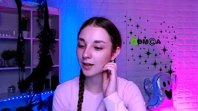 Snapshot of alisabliss chatting on 10-30-25, 01:01 alisabliss online show from 10-30-25, 01:01