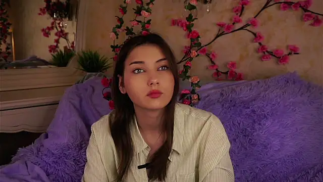 Snapshot of KateCahee chatting on 11-10-25, 02:21 KateCahee online show from 11-10-25, 02:21