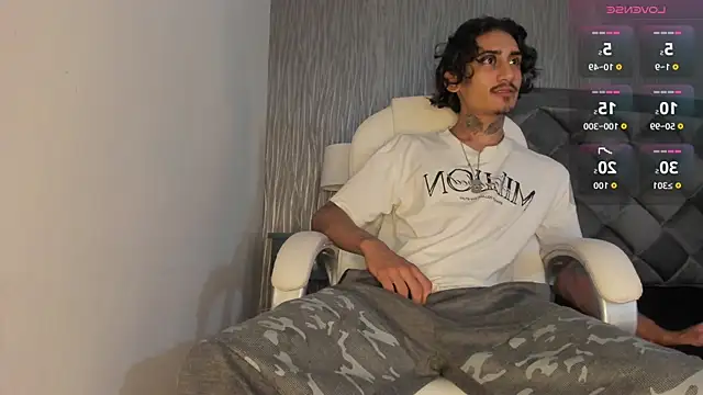 Mr Strike online show from 10-25-25, 02:41