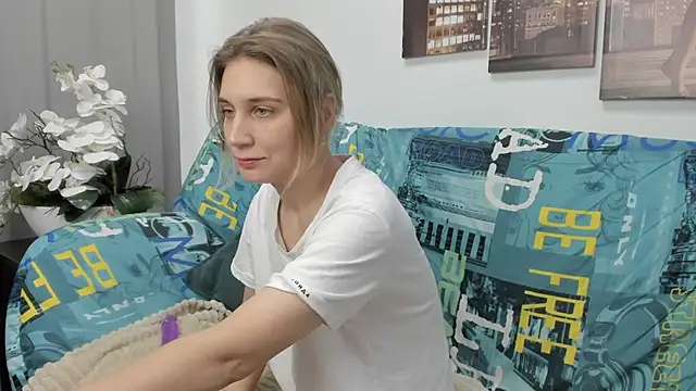 Tenderly Sophie online show from 12-05-25, 01:25