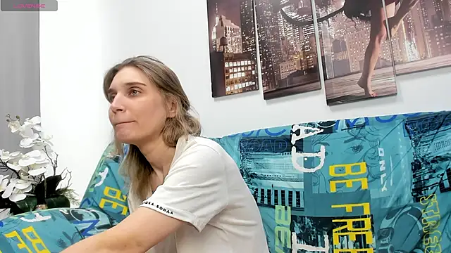 Tenderly Sophie online show from 04-15-26, 01:23