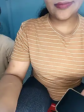 CoupleShow 432 online show from 11-23-25, 01:44