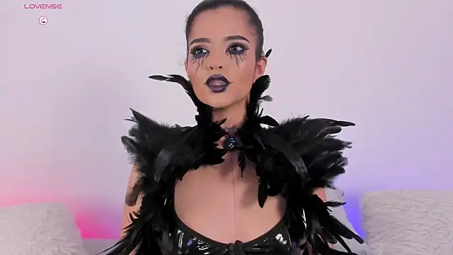 Sophie Duarte online show from 10-31-25, 11:17