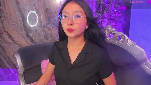 Snapshot of sydney_miller_ chatting on 03-03-26, 11:21 sydney miller online show from 03-03-26, 11:21