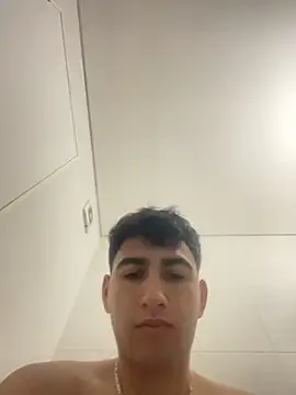 Snapshot of Gduende7 chatting on 11-16-25, 07:03 Gduende7 online show from 11-16-25, 07:03