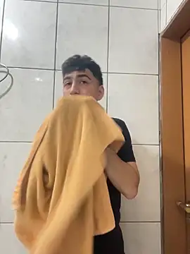 Snapshot of Gduende7 chatting on 11-26-25, 07:48 Gduende7 online show from 11-26-25, 07:48